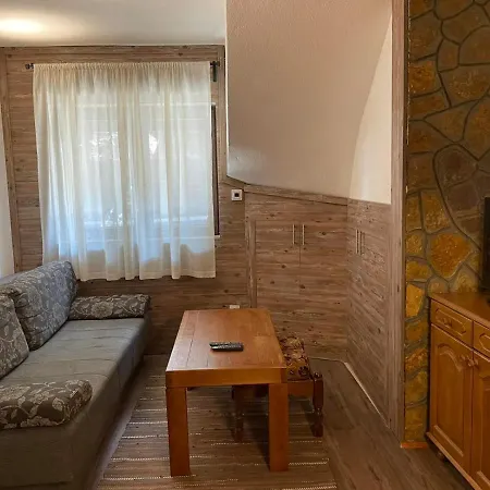 Nadja Apartment *