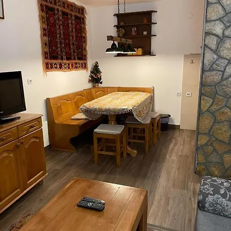 Nadja Apartment *